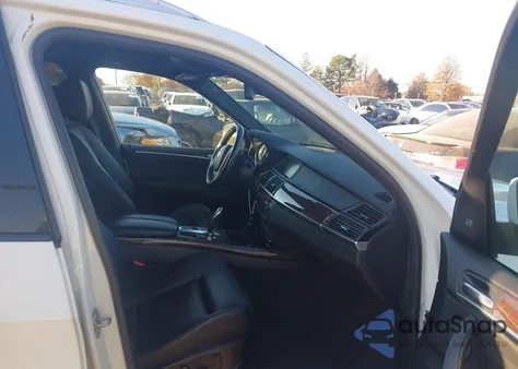 2013 BMW X5 xDrive35I/xDrive35I Premium/xDrive35I Sport Activity z USA, uszkodzony, nr VIN 5UXZV4C51D0B05600